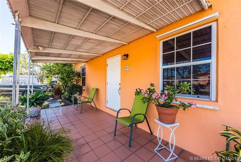 652 E 27th St, Hialeah, FL 33013 photo 1