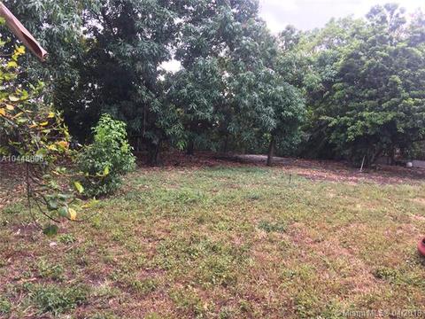 330 E 52nd St, Hialeah, FL 33013 photo 5