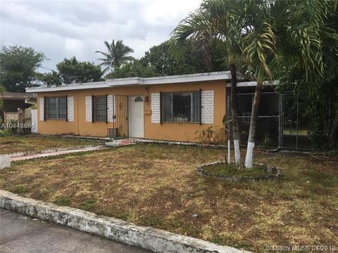 330 E 52nd St, Hialeah, FL 33013 photo 1