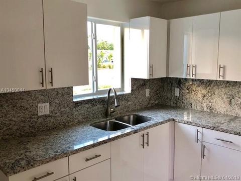 336 E 38th St, Hialeah, FL 33013 photo 1