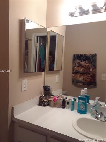 Undisclosed, Miami, FL 33179 photo 3