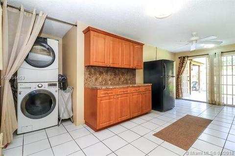 5340 E 5th Ave, Hialeah, FL 33013 photo 10