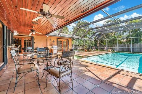 6361 Pent Pl, Miami Lakes, FL 33014 photo 3