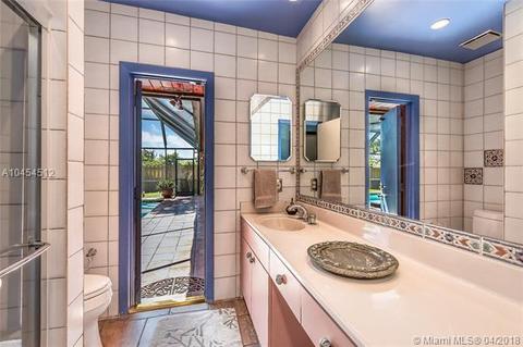 6361 Pent Pl, Miami Lakes, FL 33014 photo 13