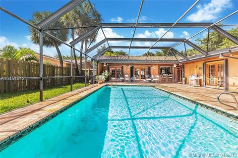 6361 Pent Pl, Miami Lakes, FL 33014 photo 2