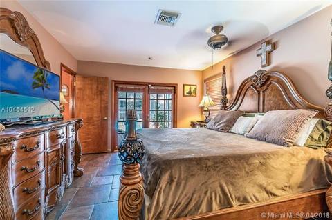 6361 Pent Pl, Miami Lakes, FL 33014 photo 14