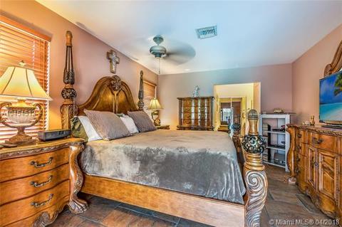 6361 Pent Pl, Miami Lakes, FL 33014 photo 15