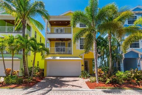 528 SW Akron Ave, Stuart, FL 34994 photo 1