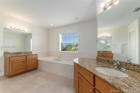 528 SW Akron Ave, Stuart, FL 34994 photo 13