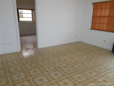 4806 E 9th Ln, Hialeah, FL 33013 photo 9