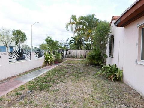 580 E 42nd St, Hialeah, FL 33013 photo 5