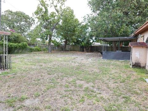 580 E 42nd St, Hialeah, FL 33013 photo 3