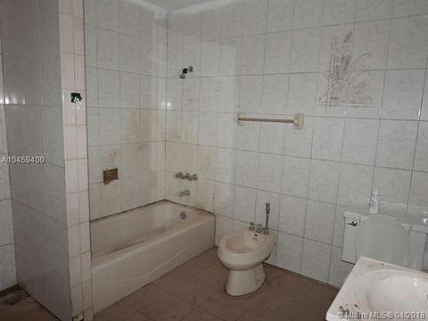 580 E 42nd St, Hialeah, FL 33013 photo 8