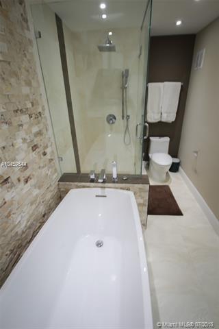 Undisclosed, Hialeah, FL 33015 photo 21
