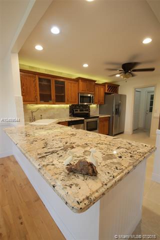 Undisclosed, Hialeah, FL 33015 photo 23