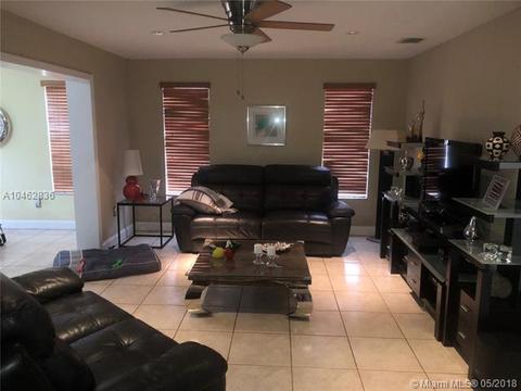 445 SE 4 Ave, Hialeah, FL 33010 photo 4