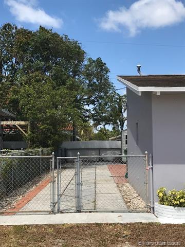 931 W 53rd St, Hialeah, FL 33012 photo 2