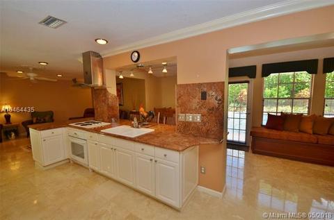 7343 Loch Ness Dr, Miami Lakes, FL 33014 photo 26