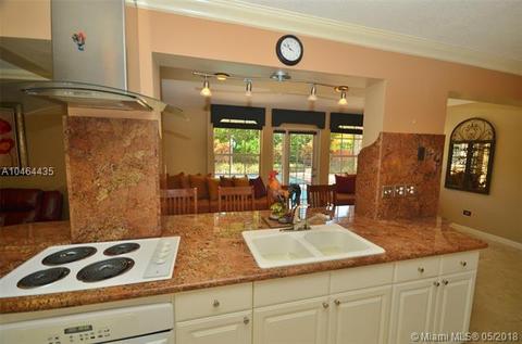 7343 Loch Ness Dr, Miami Lakes, FL 33014 photo 32