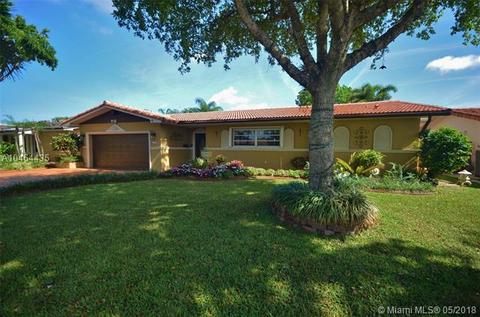 7343 Loch Ness Dr, Miami Lakes, FL 33014 photo 4