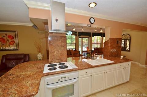 7343 Loch Ness Dr, Miami Lakes, FL 33014 photo 24