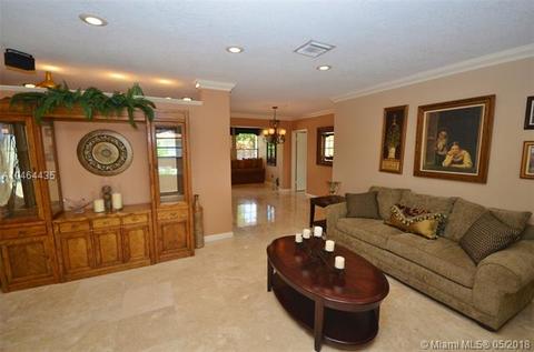 7343 Loch Ness Dr, Miami Lakes, FL 33014 photo 13