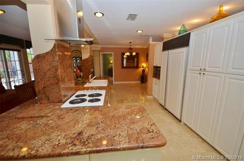 7343 Loch Ness Dr, Miami Lakes, FL 33014 photo 21