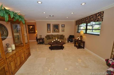 7343 Loch Ness Dr, Miami Lakes, FL 33014 photo 11
