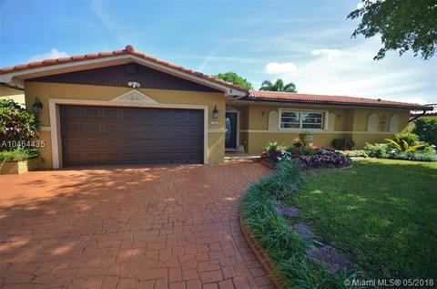 7343 Loch Ness Dr, Miami Lakes, FL 33014 photo 3