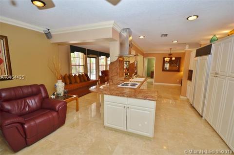 7343 Loch Ness Dr, Miami Lakes, FL 33014 photo 18