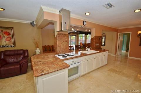 7343 Loch Ness Dr, Miami Lakes, FL 33014 photo 22