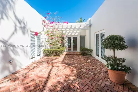 571 Harbor Dr, Key Biscayne, FL 33149 photo 1