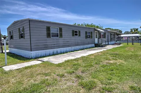 1208 6th St, Okeechobee, FL 34974 photo 1