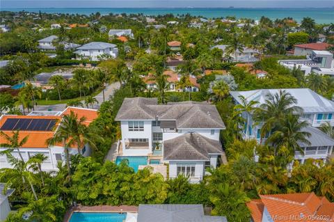 275 Hampton Ln, Key Biscayne, FL 33149 photo 2
