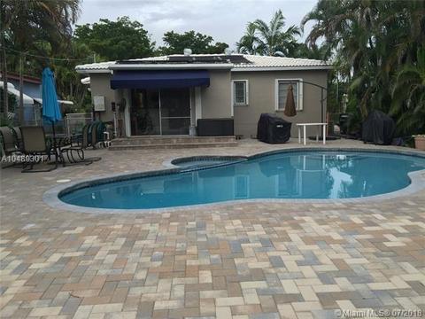 486 Falcon Ave, Miami Springs, FL 33166 photo 3