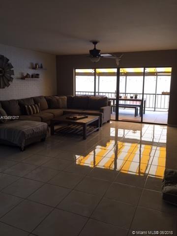 15547 Braemar Ct, Miami Lakes, FL 33014 photo 3
