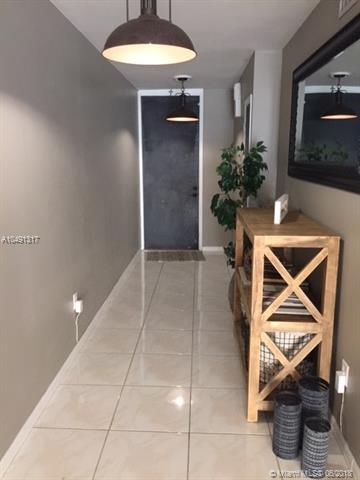15547 Braemar Ct, Miami Lakes, FL 33014 photo 2