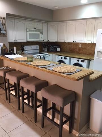 15547 Braemar Ct, Miami Lakes, FL 33014 photo 4