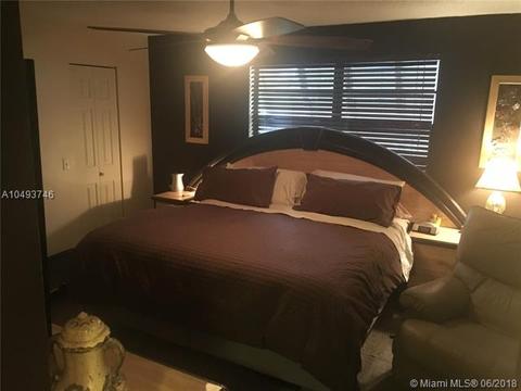 1321 E Golfview Dr, Pembroke Pines, FL 33026 photo 19
