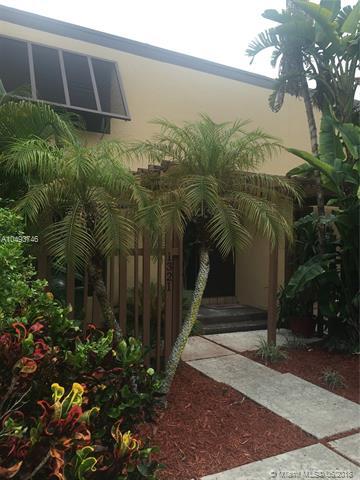 1321 E Golfview Dr, Pembroke Pines, FL 33026 photo 2