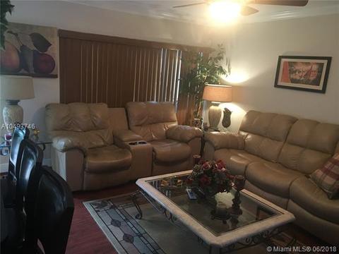 1321 E Golfview Dr, Pembroke Pines, FL 33026 photo 6