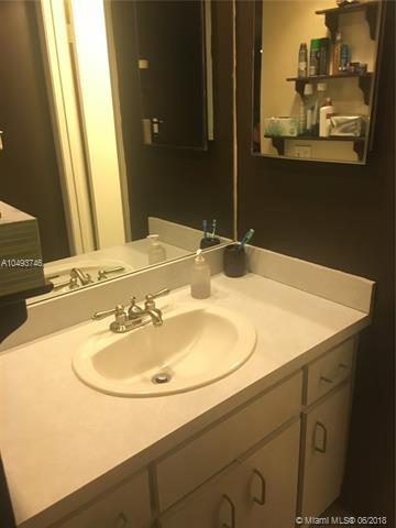 1321 E Golfview Dr, Pembroke Pines, FL 33026 photo 21