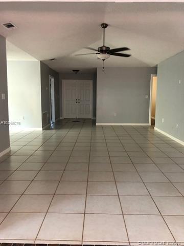 8183 NW 201st St, Hialeah, FL 33015 photo 4