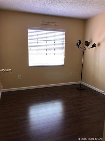 8183 NW 201st St, Hialeah, FL 33015 photo 9
