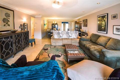 1418 E Hawthorne Cir, Hollywood, FL 33021 photo 4