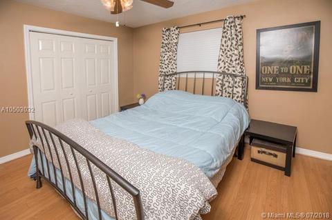 1418 E Hawthorne Cir, Hollywood, FL 33021 photo 14
