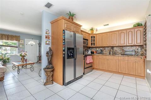 660 E 53 St, Hialeah, FL 33013 photo 14