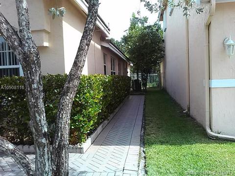 3942 Crescent Creek Pl, Coconut Creek, FL 33073 photo 5