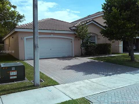3942 Crescent Creek Pl, Coconut Creek, FL 33073 photo 2
