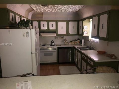 551 E 10th St, Hialeah, FL 33010 photo 9